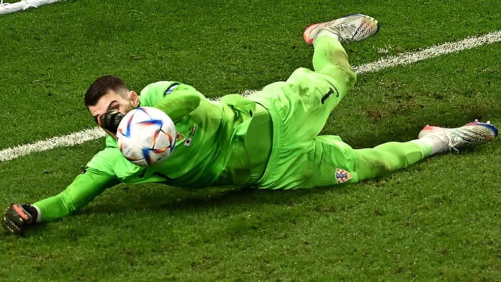 Dünya Kupası'nın yıldız kalecisiyle görüşmeler başladı! 12