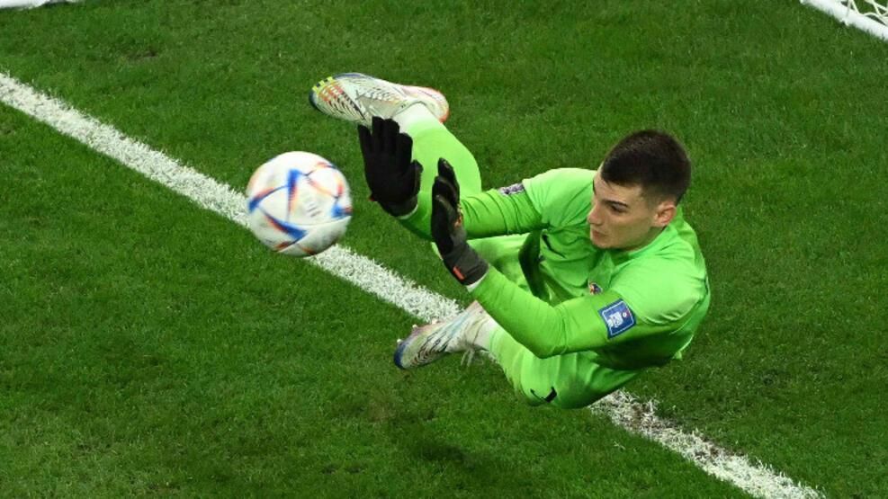 Dünya Kupası'nın yıldız kalecisiyle görüşmeler başladı! 5