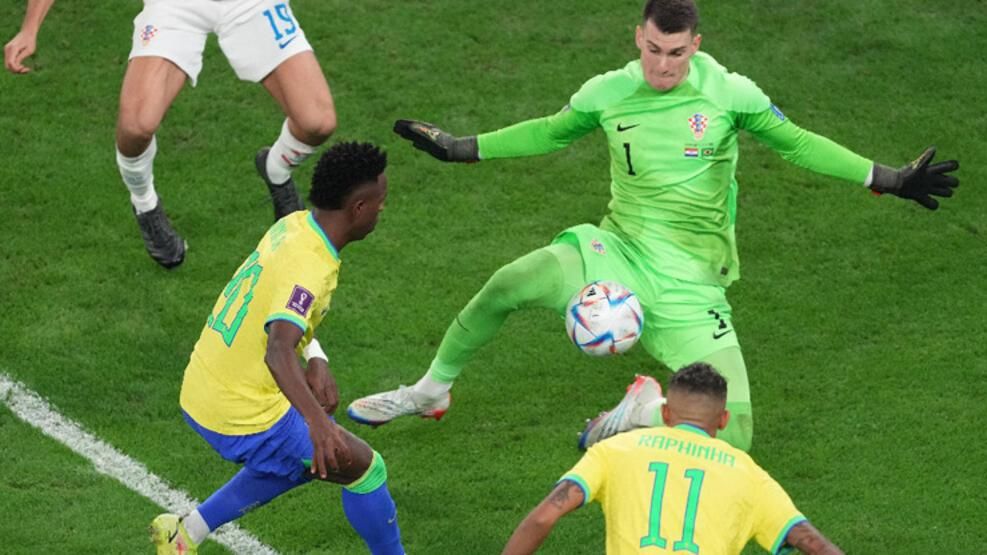 Dünya Kupası'nın yıldız kalecisiyle görüşmeler başladı! 6