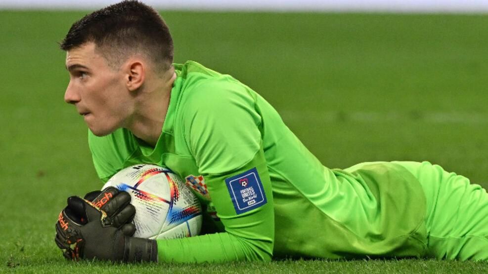Dünya Kupası'nın yıldız kalecisiyle görüşmeler başladı! 9