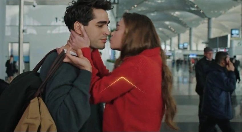 Yalı Çapkını Dizisinde Olay Sahne! Seyran ve Ferit'in Öpüşmesi Reytingleri Zirveye Taşıyacak 2