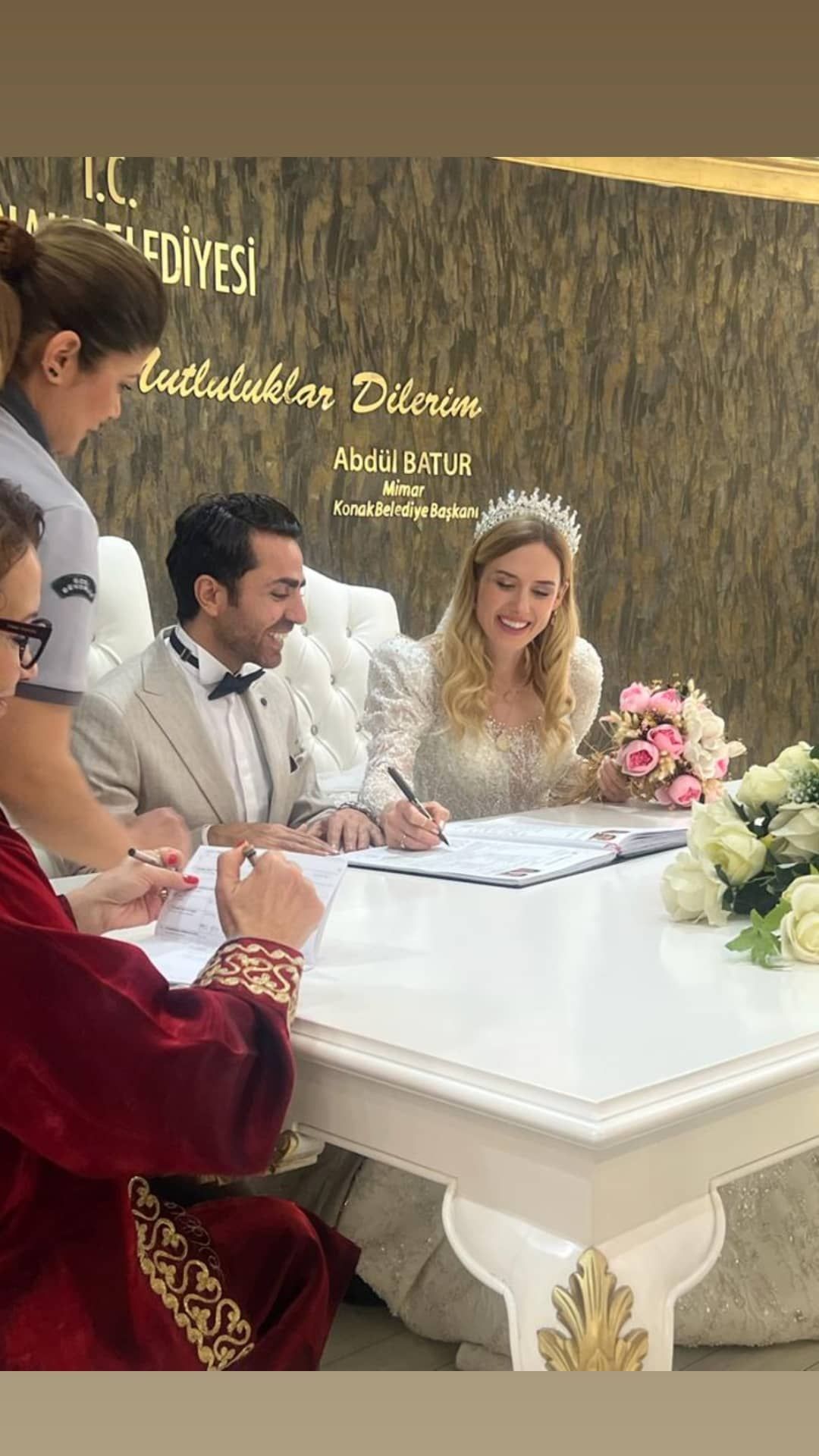 Wilma Elles sürpriz nikahtan karelerini paylaştı 12