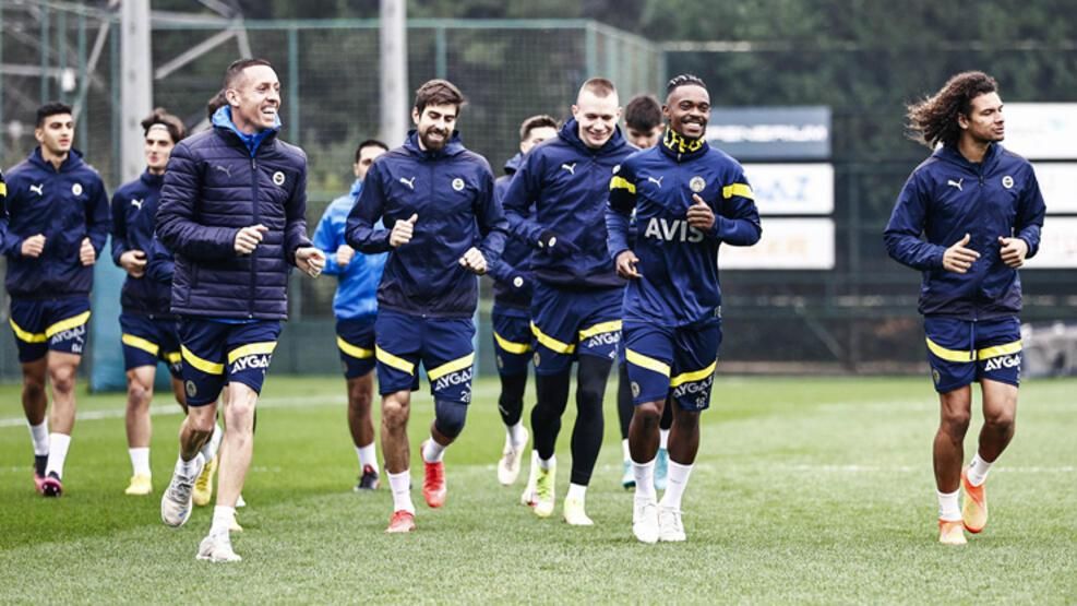 Bombalar patlayacak! Fenerbahçe'de forvete 2 güçlü aday 4