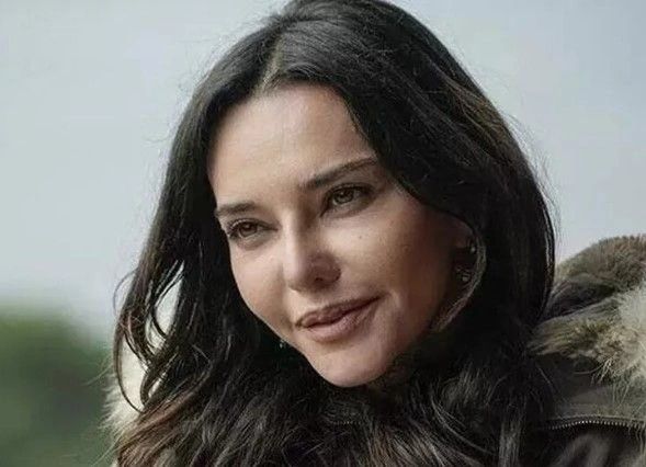 Hande Ataizi'nin Camdaki Kız'a Vedası Duygulandırdı 1