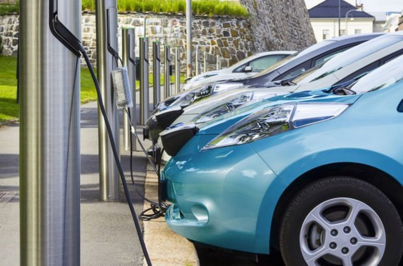 Avrupa'nın en çok satan elektrikli otomobilleri belli oldu! Zirve Tesla'nın 3