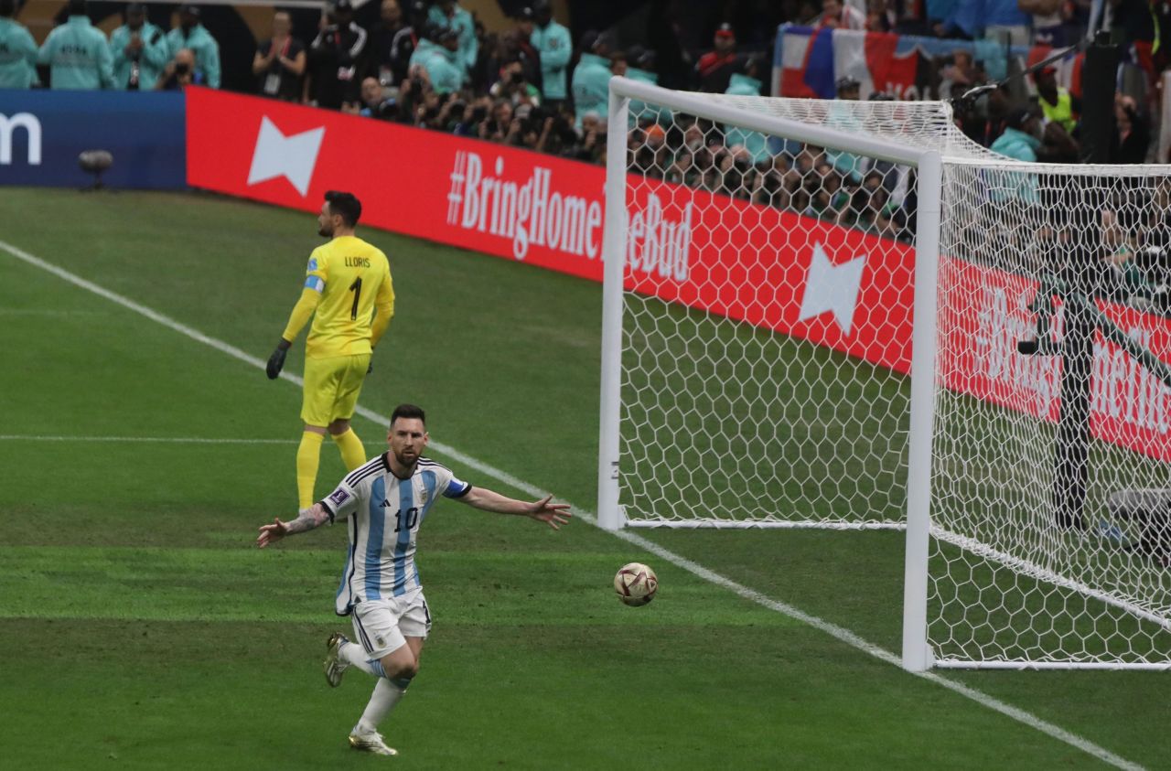 Lionel Messi, Pele'yi geride bıraktı 1