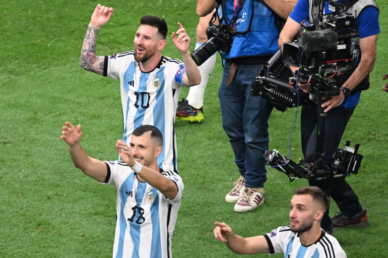 Lionel Messi, Pele'yi geride bıraktı 5