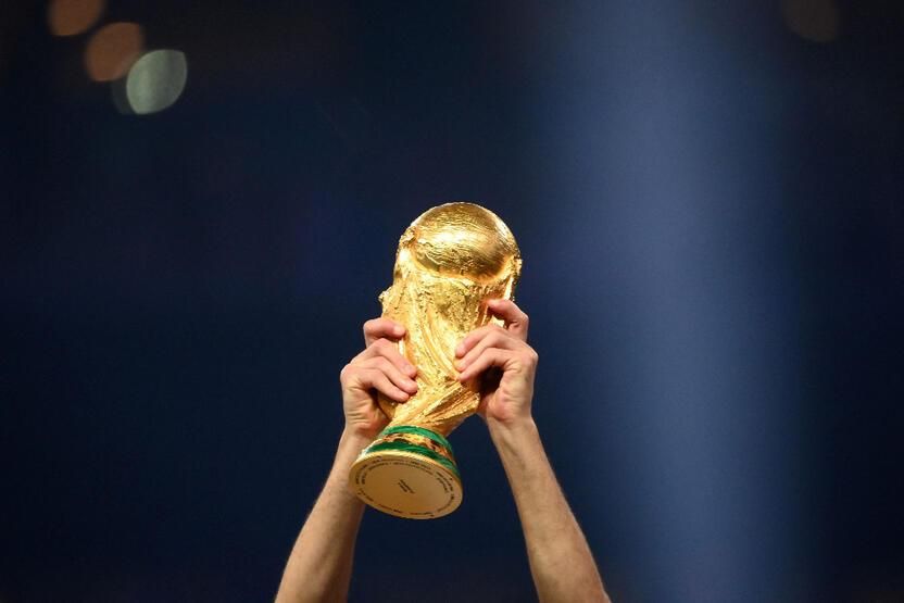 Katar'da ilginç seremoni! İşte Lionel Messi Dünya Kupası'nı böyle aldı... 9