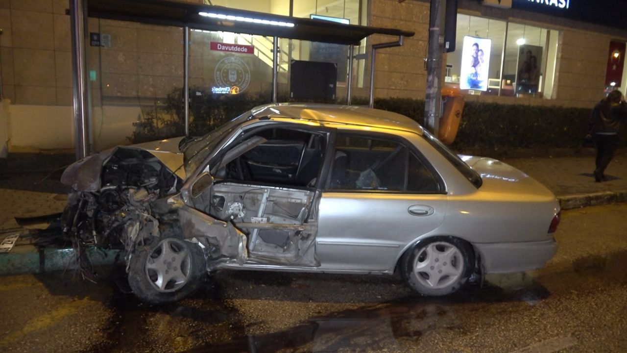 Kolunun kırık olmasına aldırış etmeyen alkollü sürücü direksiyon başına geçerek ortalığı birbirine kattı 3