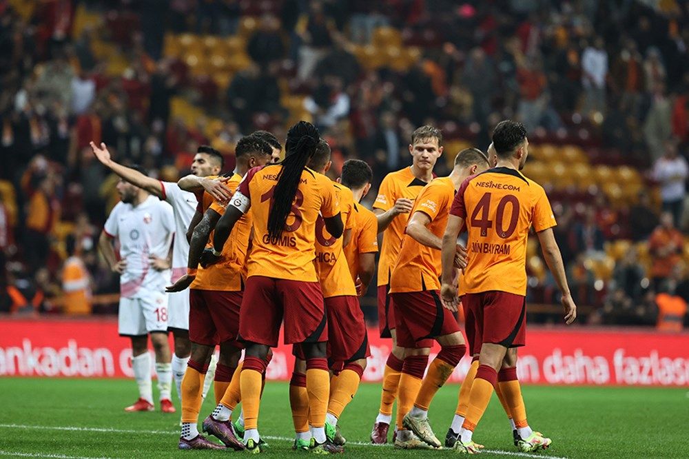 Galatasaray'a aylar önce gelmişti, şimdi yol göründü! Yerine gelecek isim ise belli oldu 6