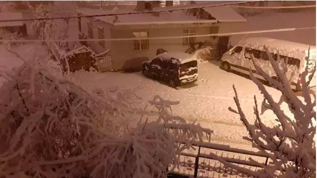 Kar yağışı başladı: 4 ilçede okullar tatil edildi 6