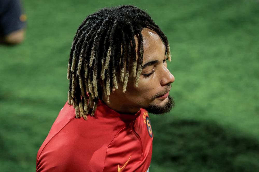 Galatasaray'da beklenmedik ayrılık 1