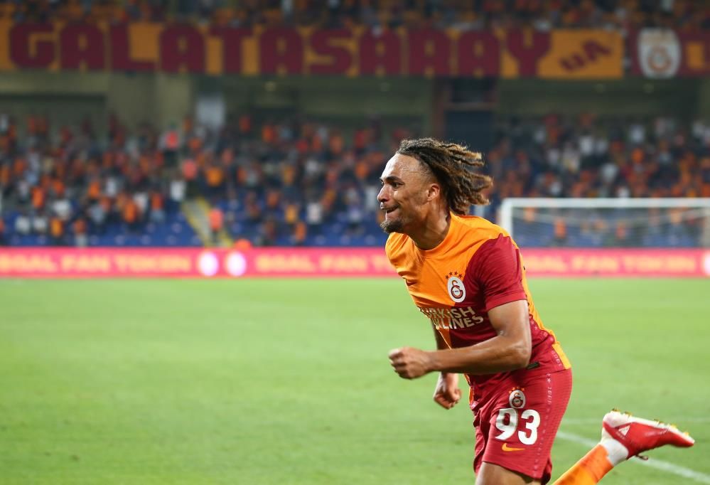 Galatasaray'da beklenmedik ayrılık 11