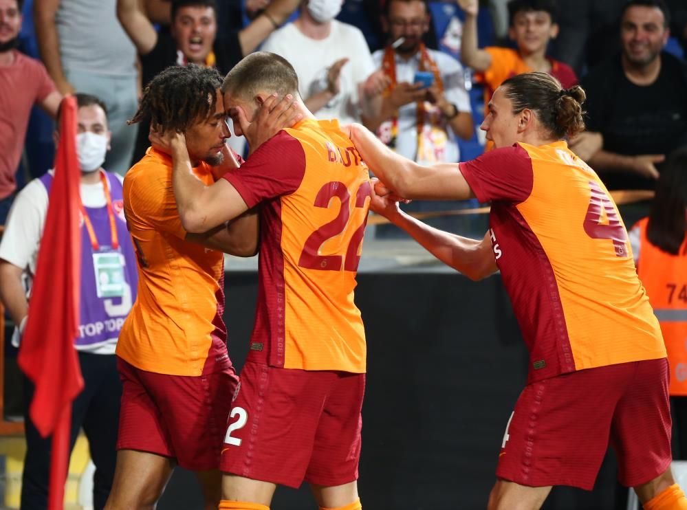 Galatasaray'da beklenmedik ayrılık 13