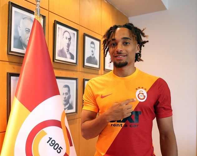 Galatasaray'da beklenmedik ayrılık 17