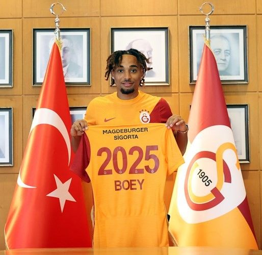 Galatasaray'da beklenmedik ayrılık 18