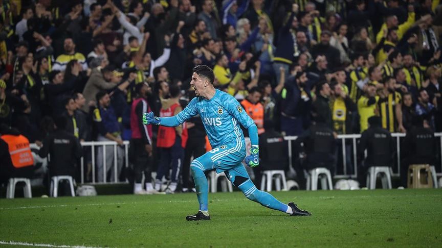 Fenerbahçe'de Altay Bayındır depremi! 3