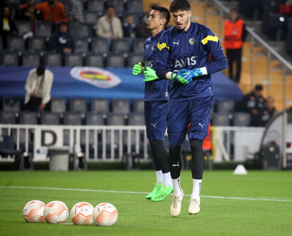 Fenerbahçe'de Altay Bayındır depremi! 8
