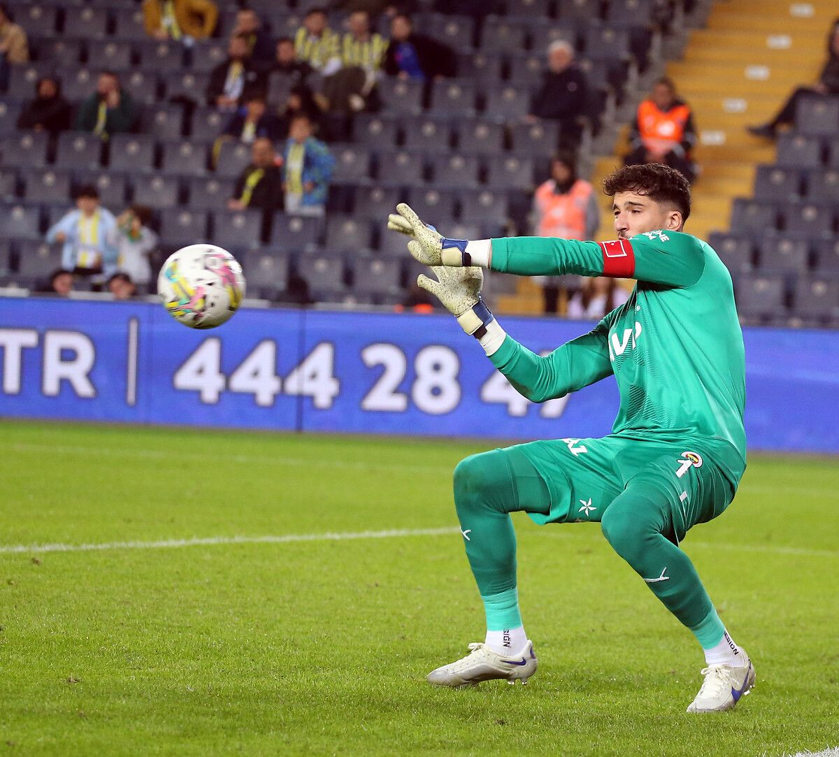 Fenerbahçe'de Altay Bayındır depremi! 19