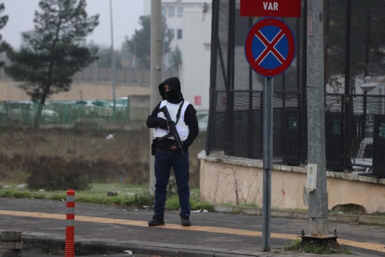 Diyarbakır'daki terör saldırısında dikkat çeken 'sis' detayı! Terörist kaçırmış... 6