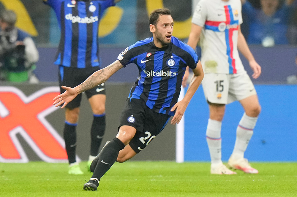 Hakan Çalhanoğlu yeni sözleşmeyi konuştu: Beni aramasını bekliyorum... 1