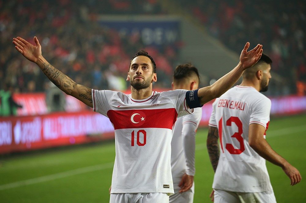 Hakan Çalhanoğlu yeni sözleşmeyi konuştu: Beni aramasını bekliyorum... 3