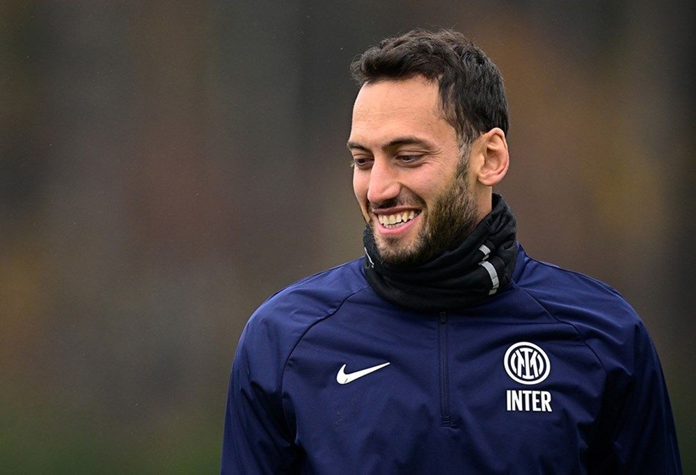 Hakan Çalhanoğlu yeni sözleşmeyi konuştu: Beni aramasını bekliyorum... 7