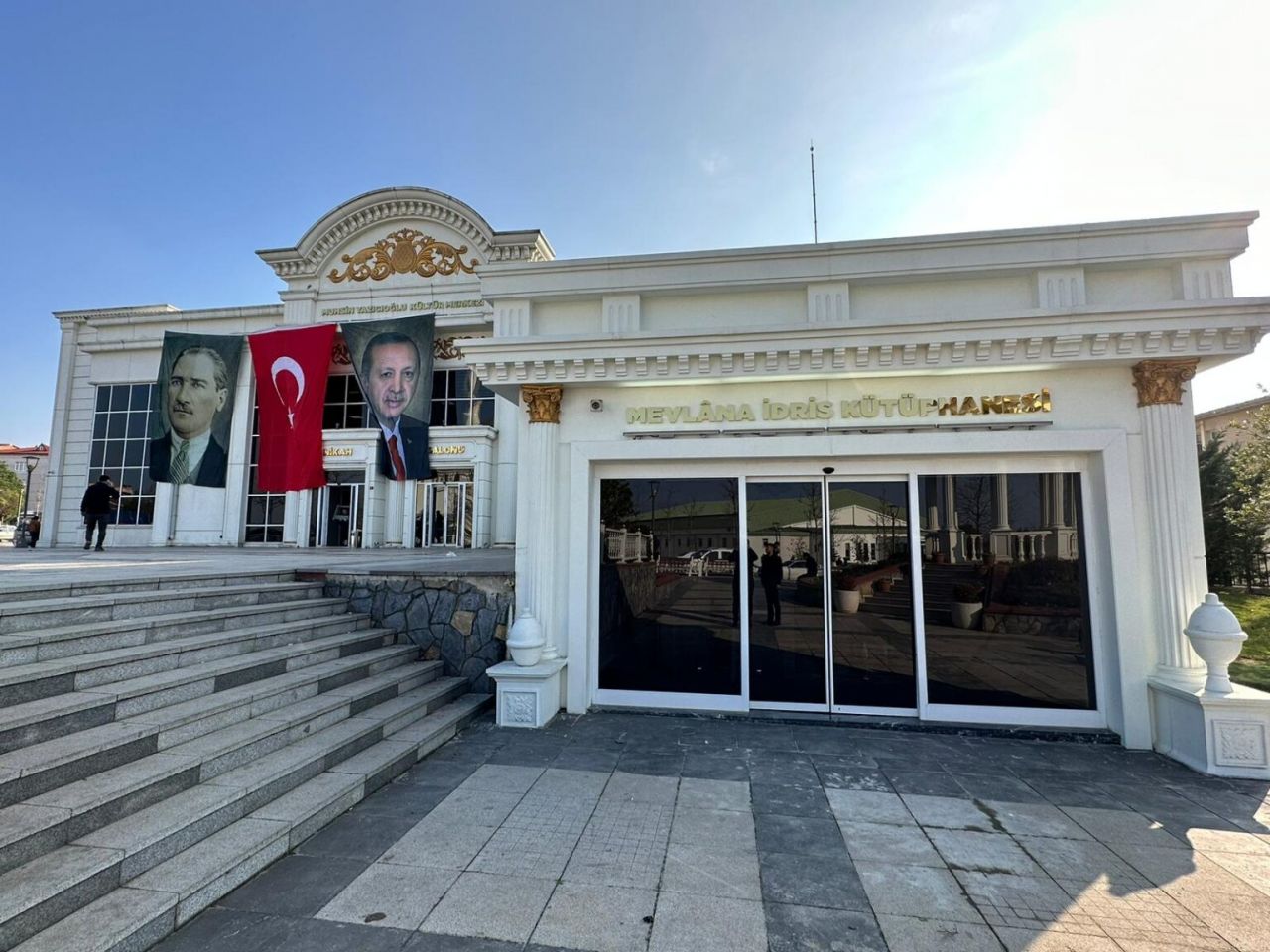 Mevlâna İdris Kütüphanesi beğeni topladı 6