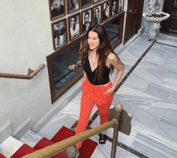Kıvanç Tatlıtuğ'un eşi Başak Dizer'in Estetikli Fotoğraflarını Gören Şaşırdı 4