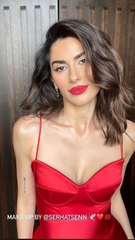 Nesrin Cavadzade'nin Son Verdiği Poz Ateşinizi Yükseltecek! 13