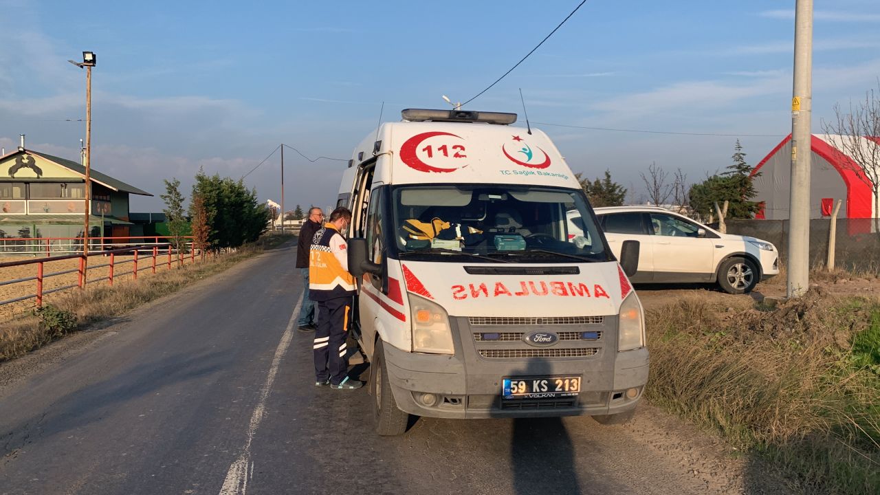 Tekirdağ'da 2 otomobil kafa kafaya çarpıştı! 5