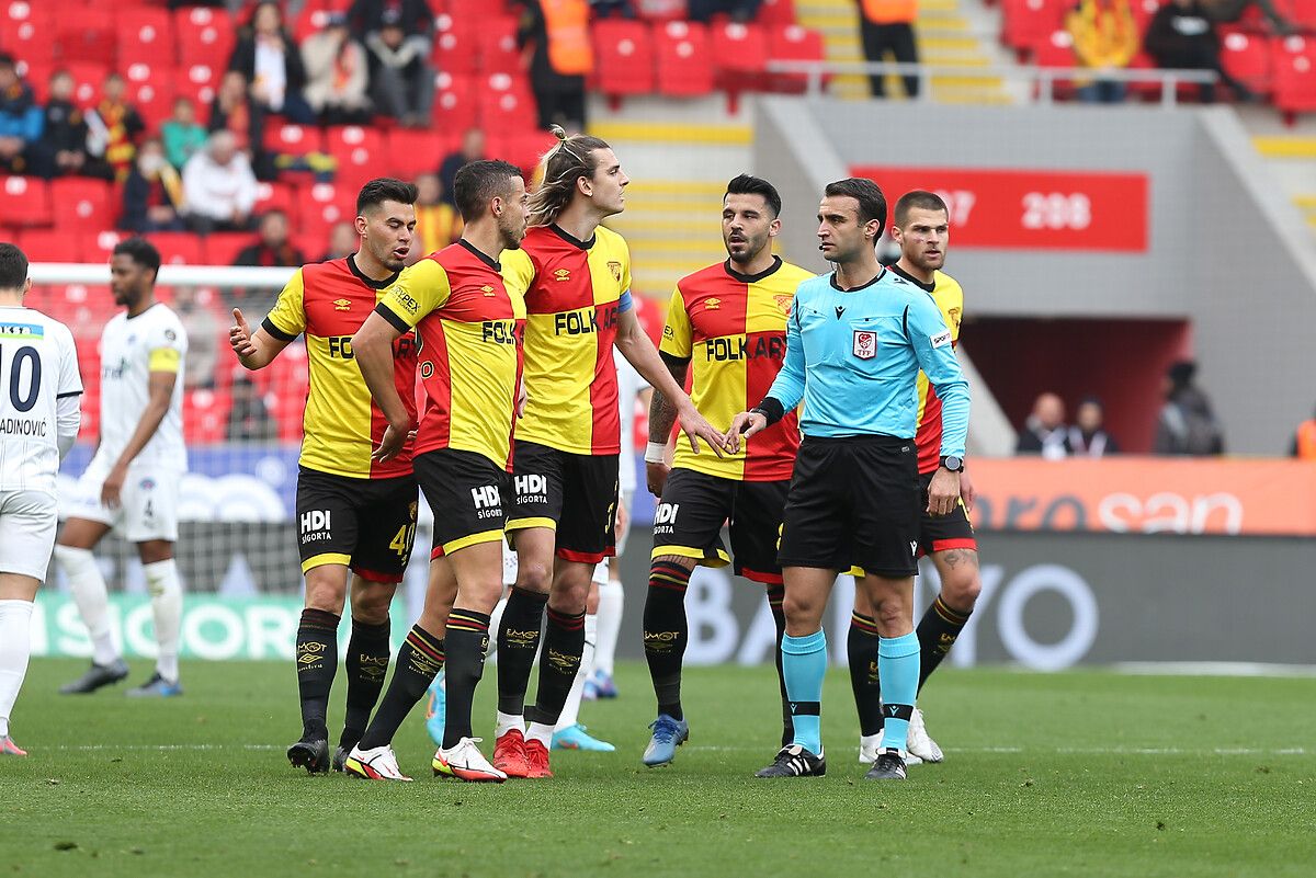 Gaziantep FK - Beşiktaş maçının hakemine büyük şok 15
