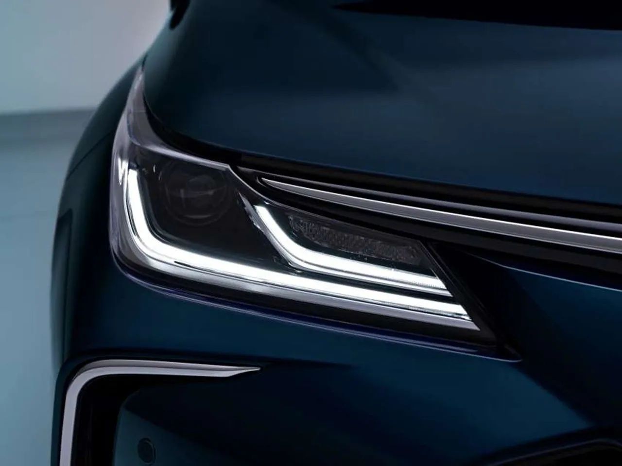 2023 Toyota Corolla Hibrit Ortaya Çıktı! Özellikleri Fark Yaratıyor 4