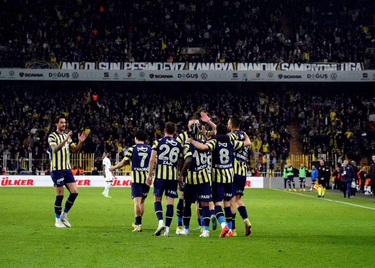 62 yıl sonra gelen ilk! Jorge Jesus'un Fenerbahçe'si rekorları tarumar etti 1