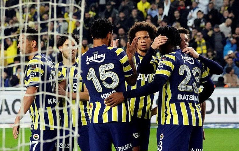 62 yıl sonra gelen ilk! Jorge Jesus'un Fenerbahçe'si rekorları tarumar etti 10