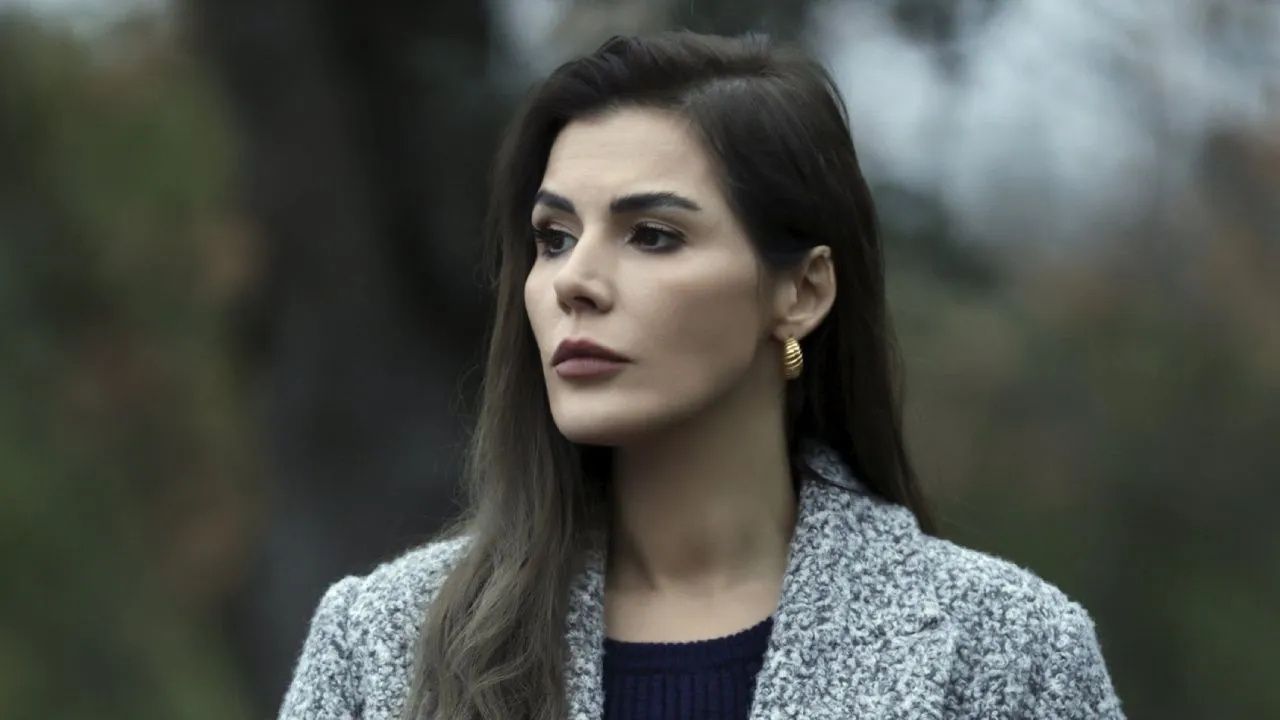 İyilik Dizisi Rekabete Dayanamadı, Başrolüne Kapıyı Gösterdi! 3
