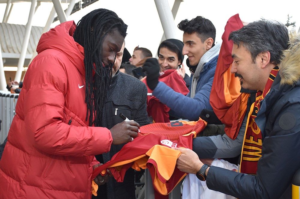 Sivas'ta coşku büyük! Galatasaray kafilesi meşalelerle karşılandı 4