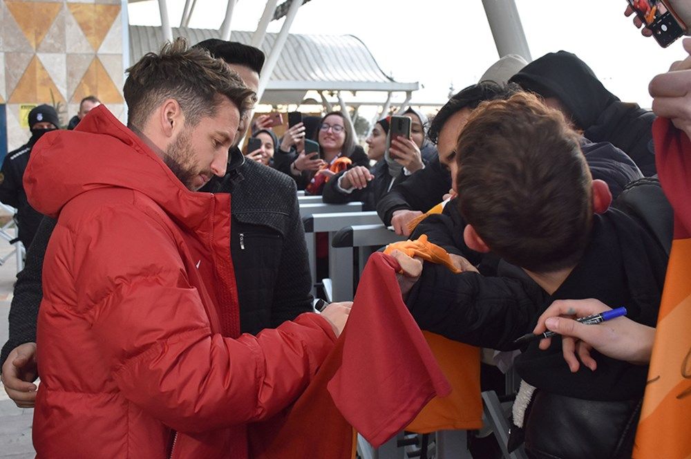 Sivas'ta coşku büyük! Galatasaray kafilesi meşalelerle karşılandı 5