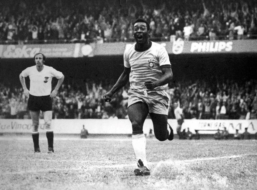 Pele'nin unutulmaz hikayesi! İşte yoksulluktan çıkan dünya efsanesinin başarılarla dolu kariyeri... 9