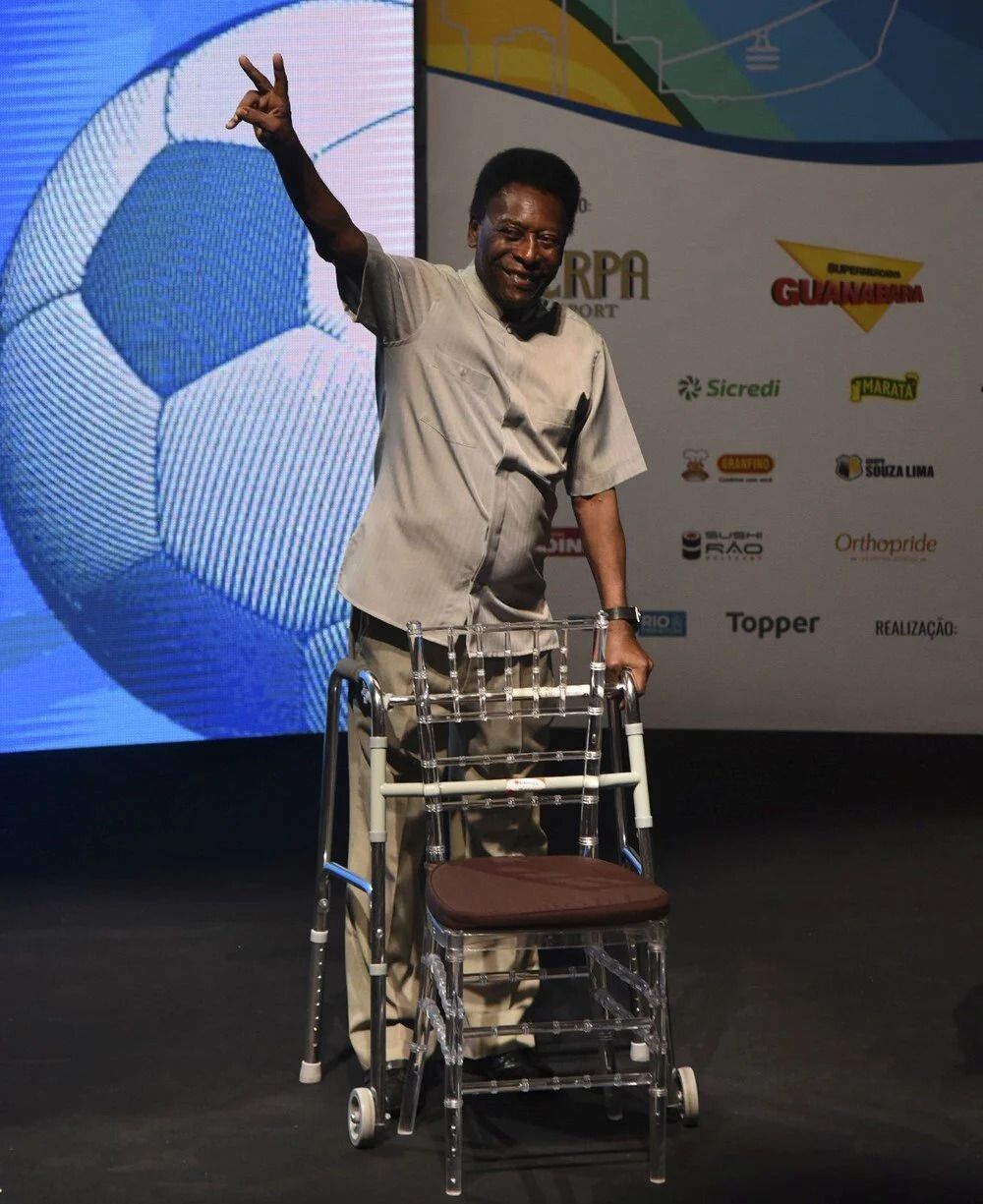 Pele'nin unutulmaz hikayesi! İşte yoksulluktan çıkan dünya efsanesinin başarılarla dolu kariyeri... 3