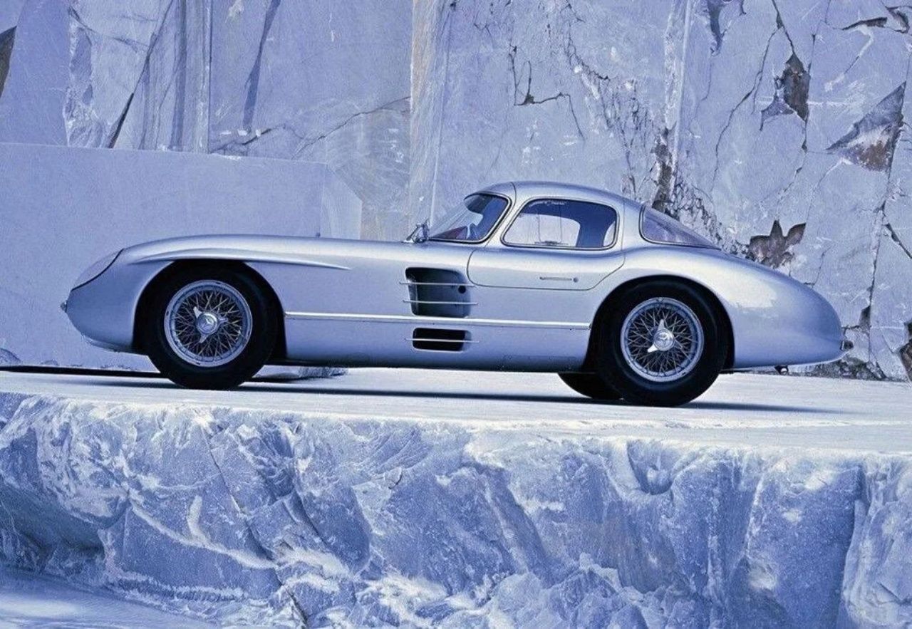 Hepsi bir servet değerinde! 2022 yılında satılan en pahalı otomobiller 8