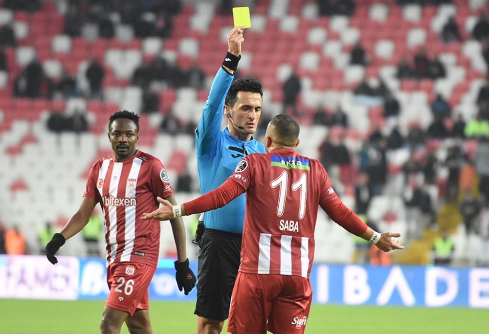 Sivasspor - Galatasaray maçındaki tartışmalı pozisyonun konuşması ortaya çıktı! "Sen golü iptal et..." 4