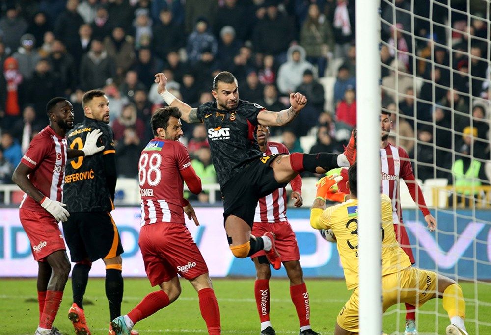 Sivasspor - Galatasaray maçındaki tartışmalı pozisyonun konuşması ortaya çıktı! "Sen golü iptal et..." 5