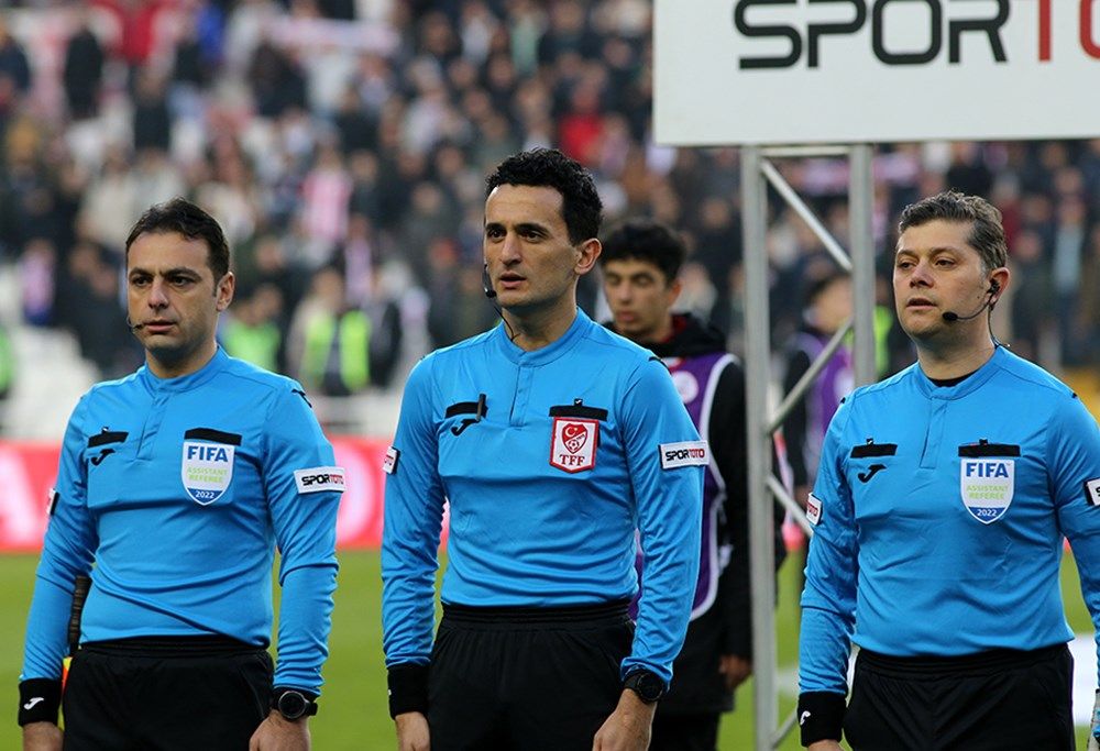 Sivasspor - Galatasaray maçındaki tartışmalı pozisyonun konuşması ortaya çıktı! "Sen golü iptal et..." 6