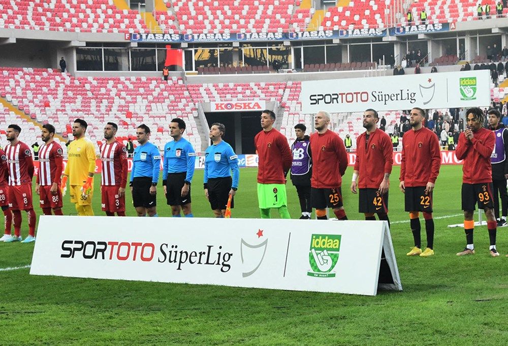 Sivasspor - Galatasaray maçındaki tartışmalı pozisyonun konuşması ortaya çıktı! "Sen golü iptal et..." 7