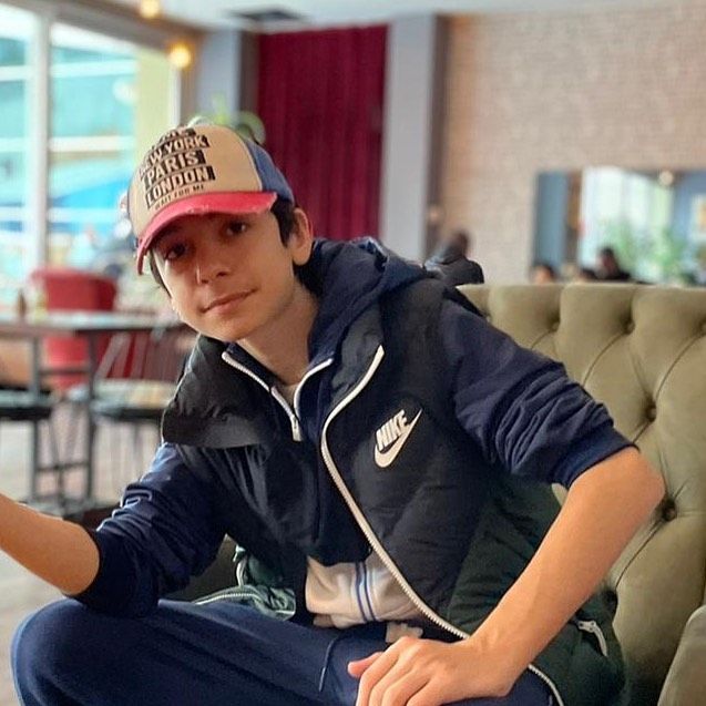 Öyle Bir Geçer Zaman ki dizisinin minik Osman'ı şimdi delikanlı oldu! İşte Emir Berke Zincidi'nin son hali 19