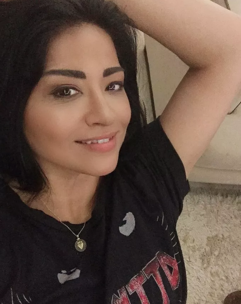 Şarkılarıyla 90'lı yıllarda fırtınalar estiren Bendeniz'in yıllar içindeki değişimi! Son haline inanamayacaksınız 24