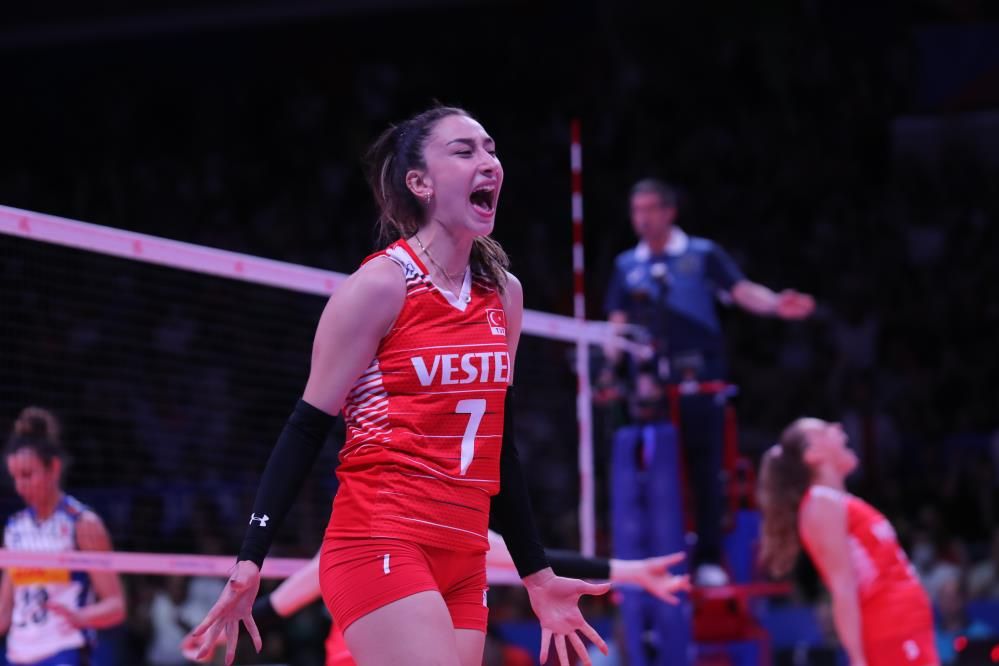 Milli voleybolcu tacize uğradı 1