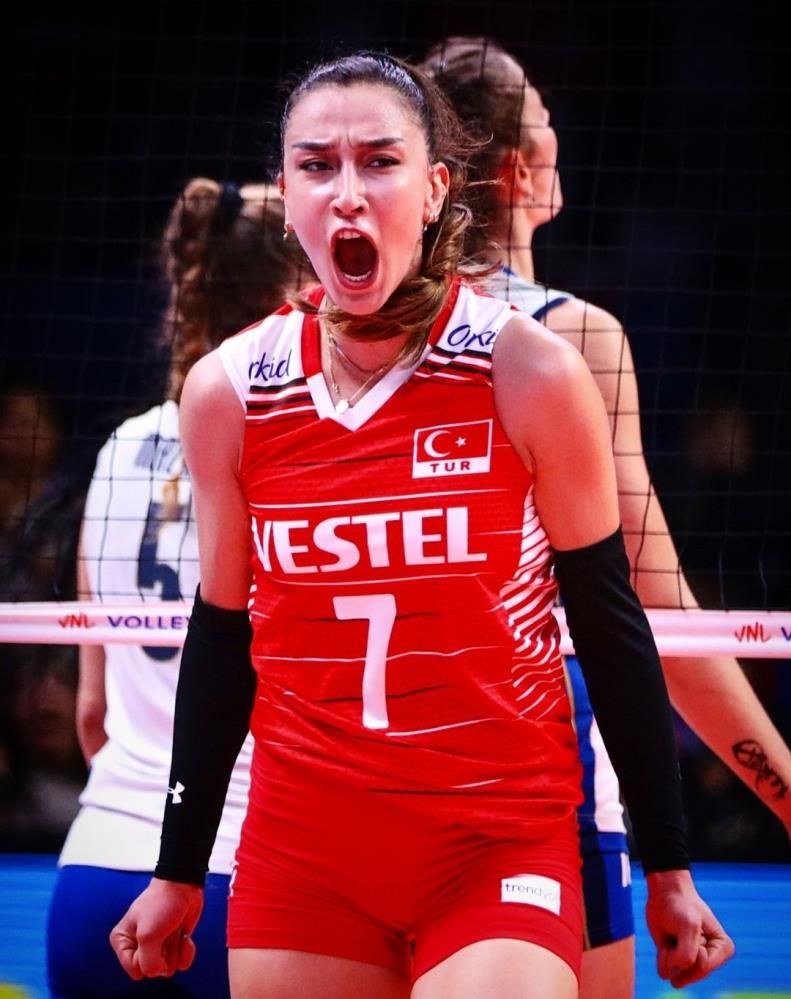 Milli voleybolcu tacize uğradı 2
