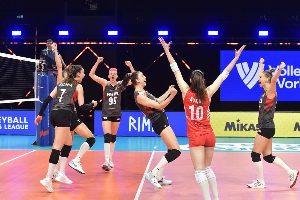 Milli voleybolcu tacize uğradı 8